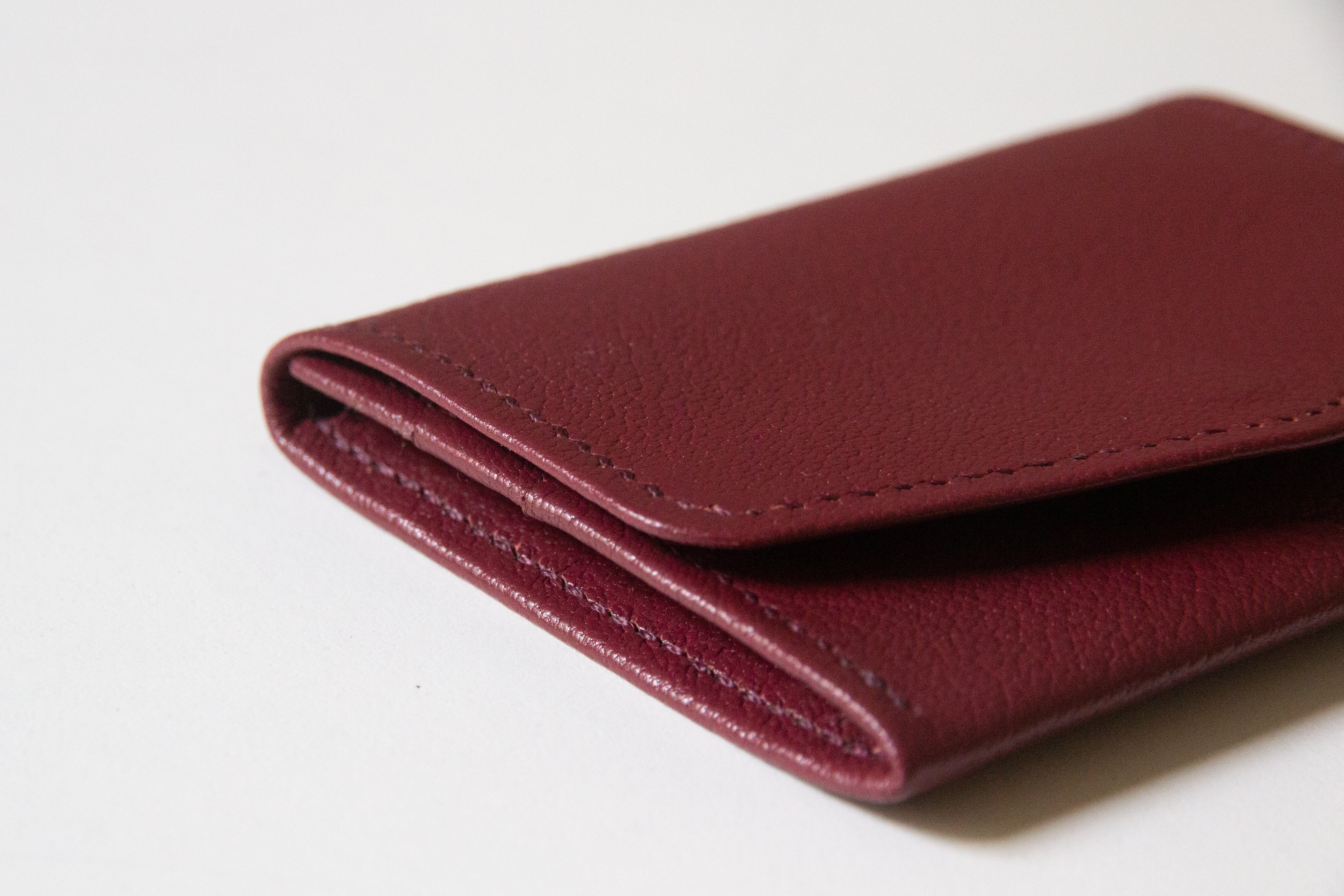 Gusseted Card & Cash Wallet Burgundy